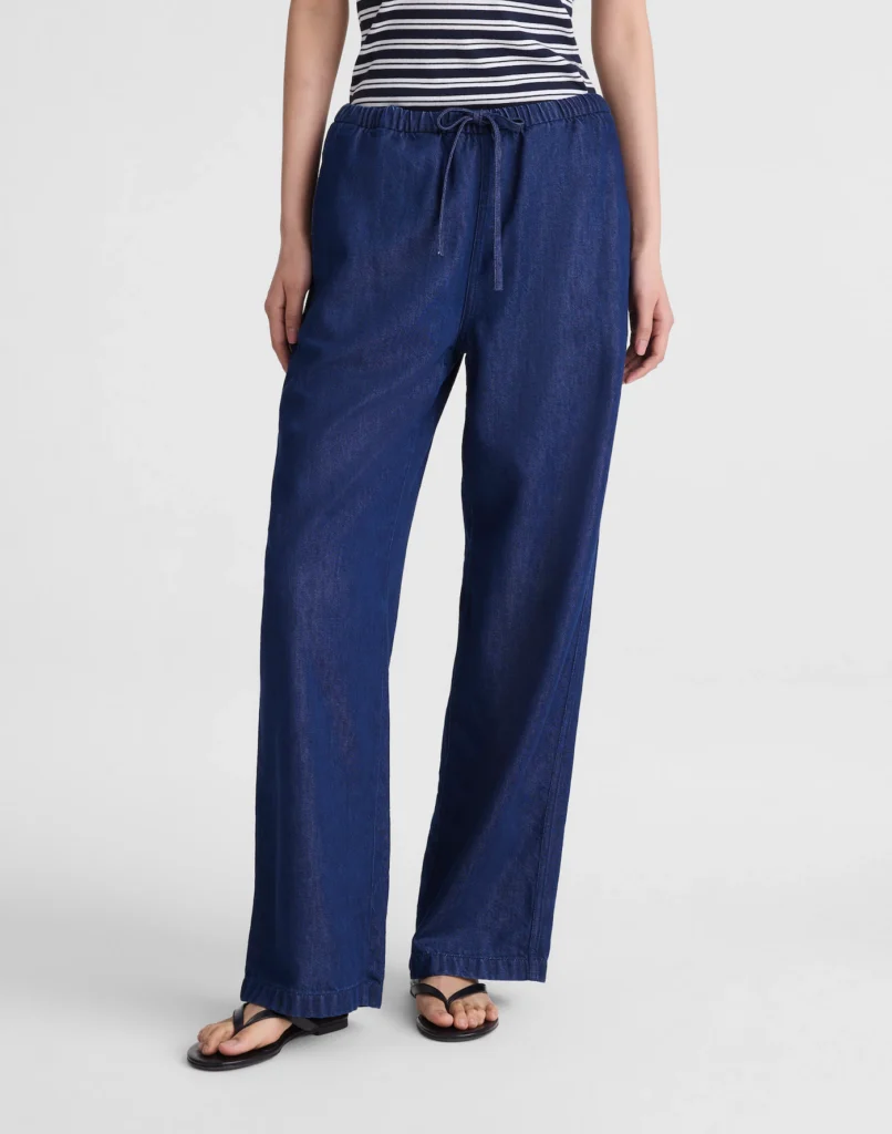 Pull-On Jeans in Airy Denim