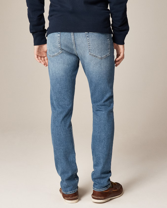Straight-fit stretch jean in medium wash - hover